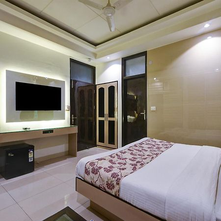Hotel Baba Deluxe Near New Delhi Railway Station And City Center -By Rcg Hotels Exterior foto