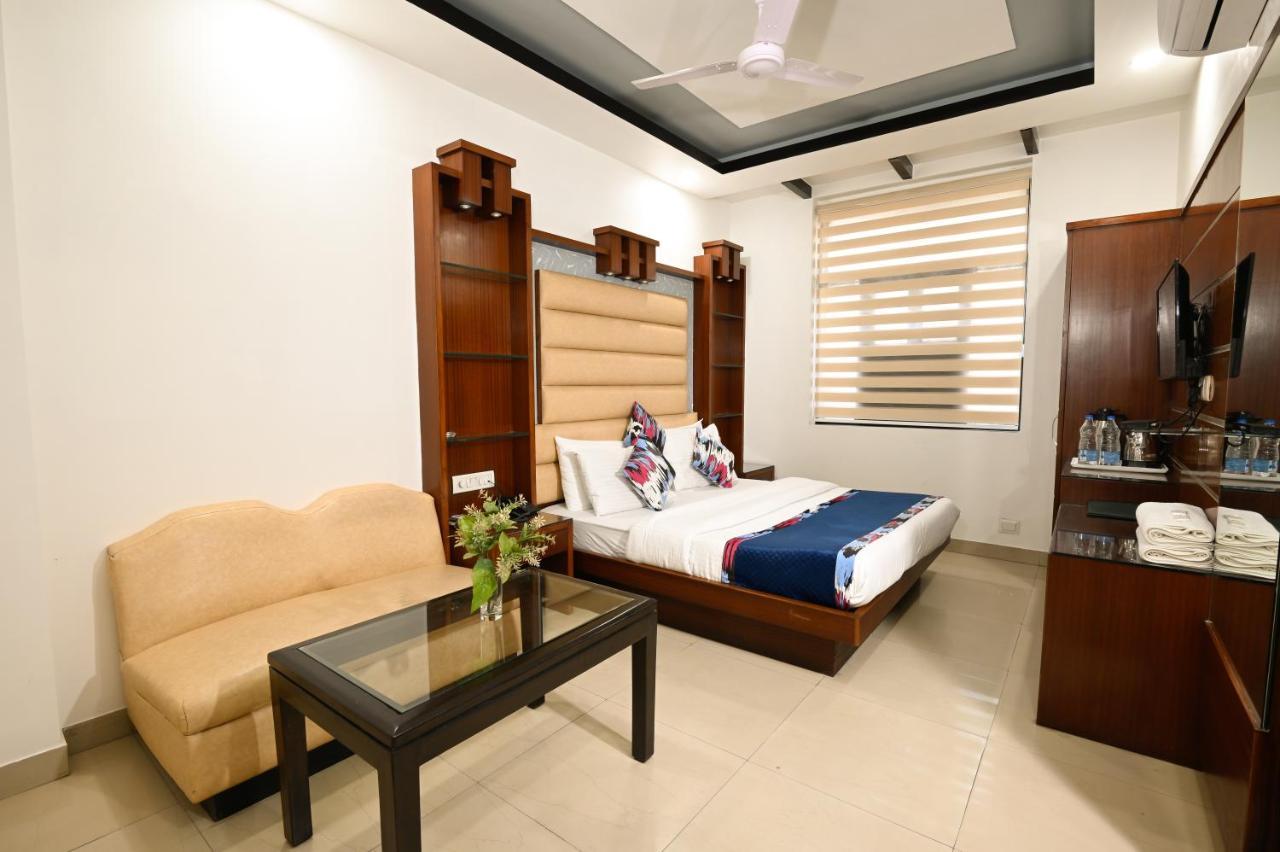 Hotel Baba Deluxe Near New Delhi Railway Station And City Center -By Rcg Hotels Exterior foto
