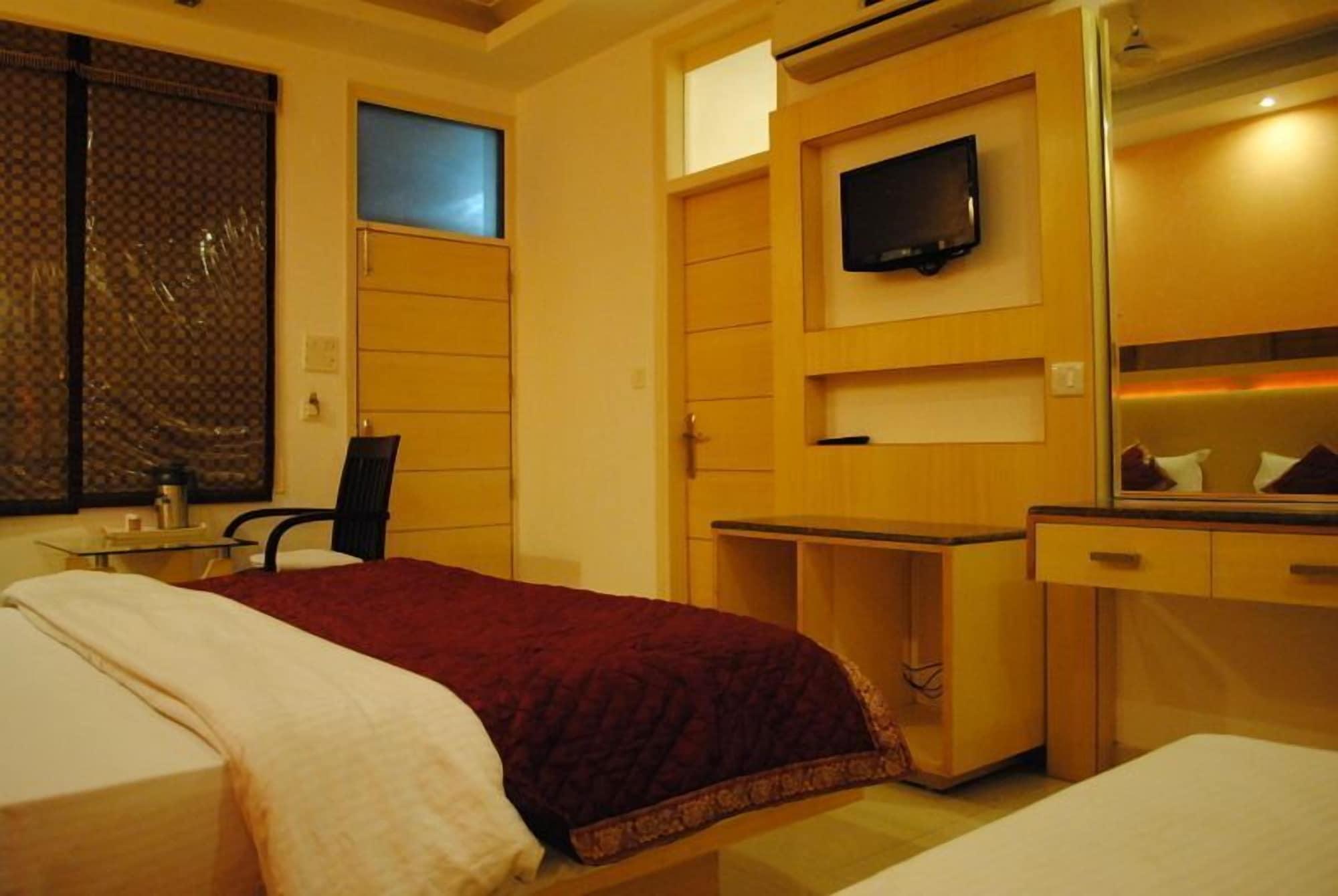 Hotel Baba Deluxe Near New Delhi Railway Station And City Center -By Rcg Hotels Exterior foto