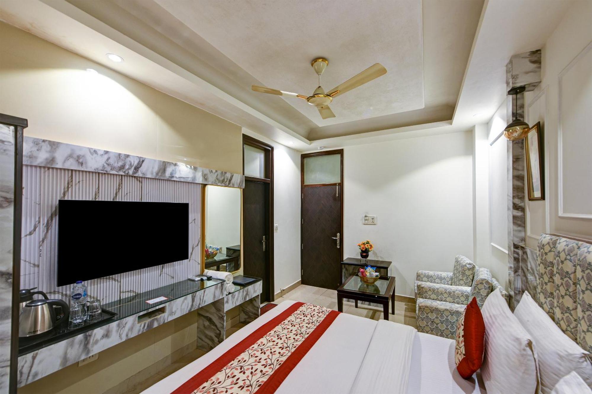 Hotel Baba Deluxe Near New Delhi Railway Station And City Center -By Rcg Hotels Exterior foto