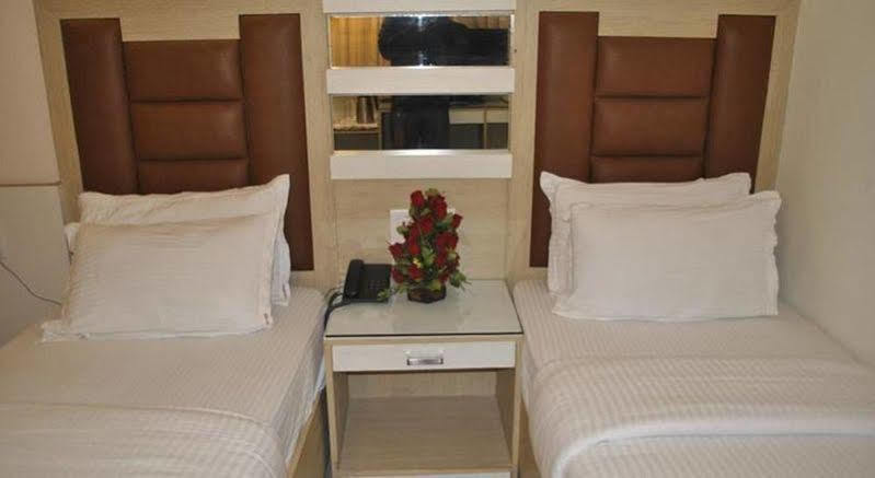 Hotel Baba Deluxe Near New Delhi Railway Station And City Center -By Rcg Hotels Exterior foto